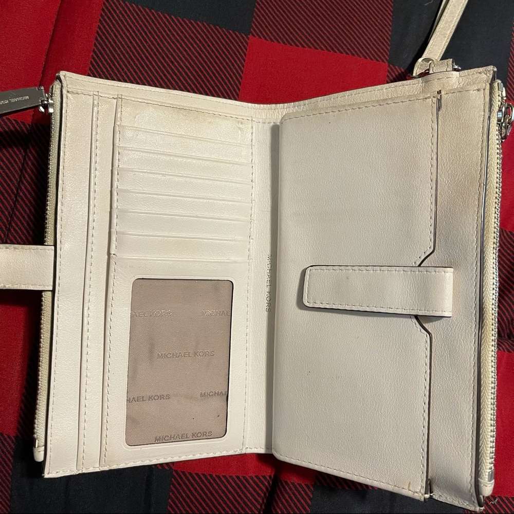 Michael Kors Wristlet - Picture 2 of 4